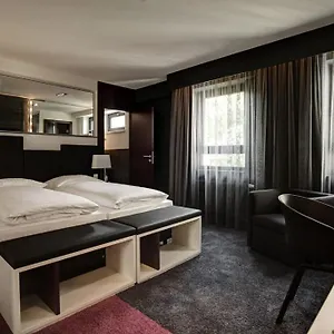 Bliss 4*, Frankfurt am Main Almanya