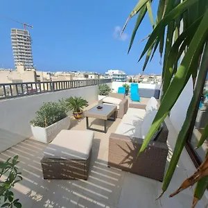https://the-queen-freddy-penthouse.hotelssaintjulians.com