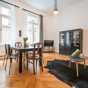 Apartment Grand Soho Ii, Vienna